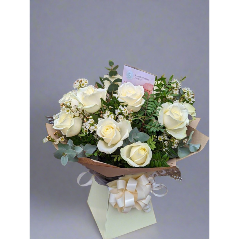 12 Avalanche White Rose Bouquet