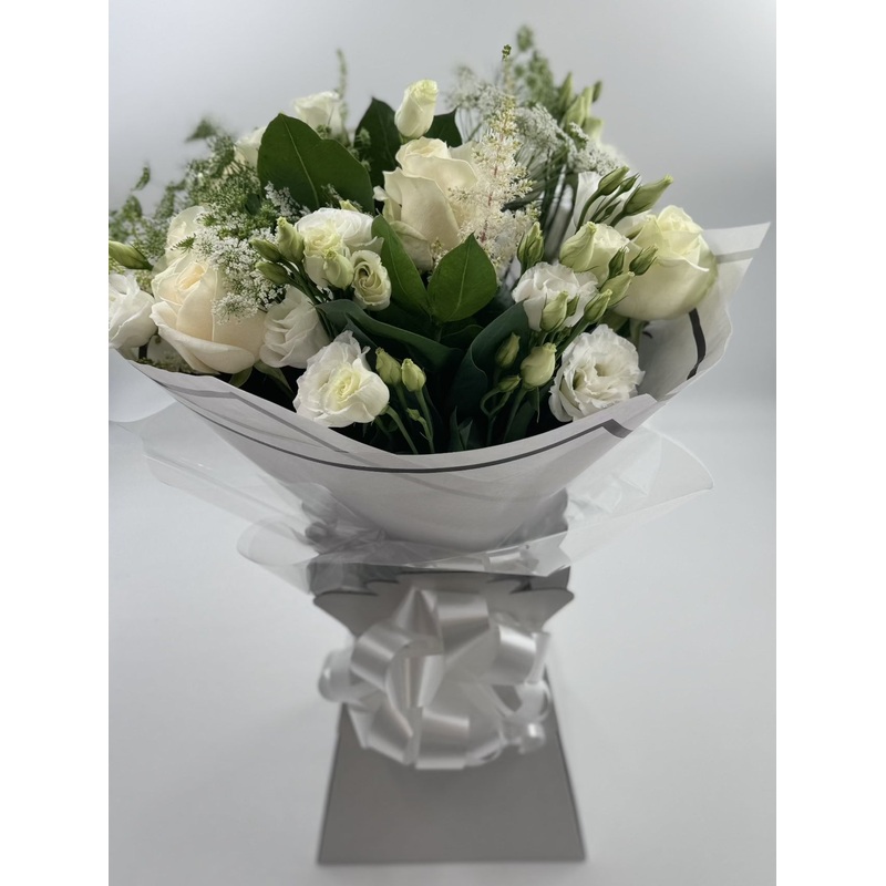 Beautifully Simple Bouquet White