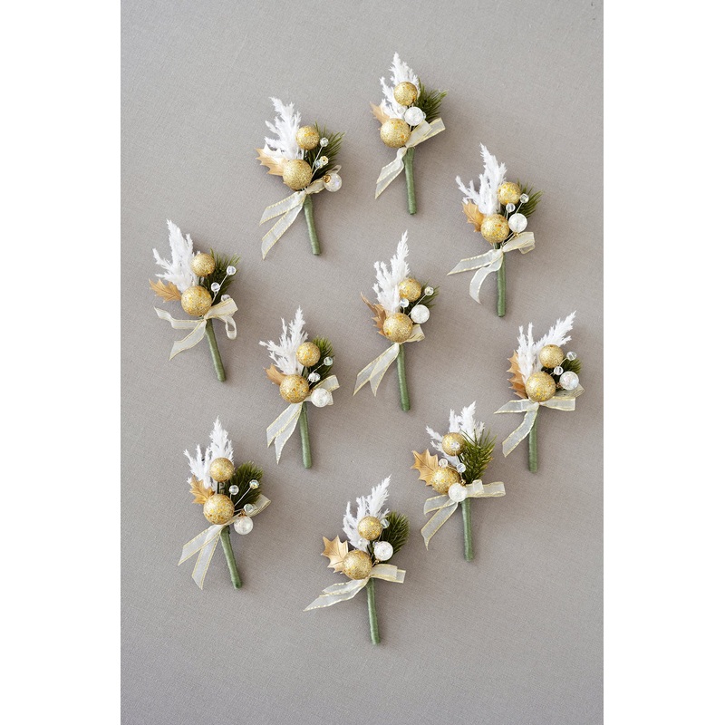 Boutonnieres for Guests in Champagne Christmas | Clearance