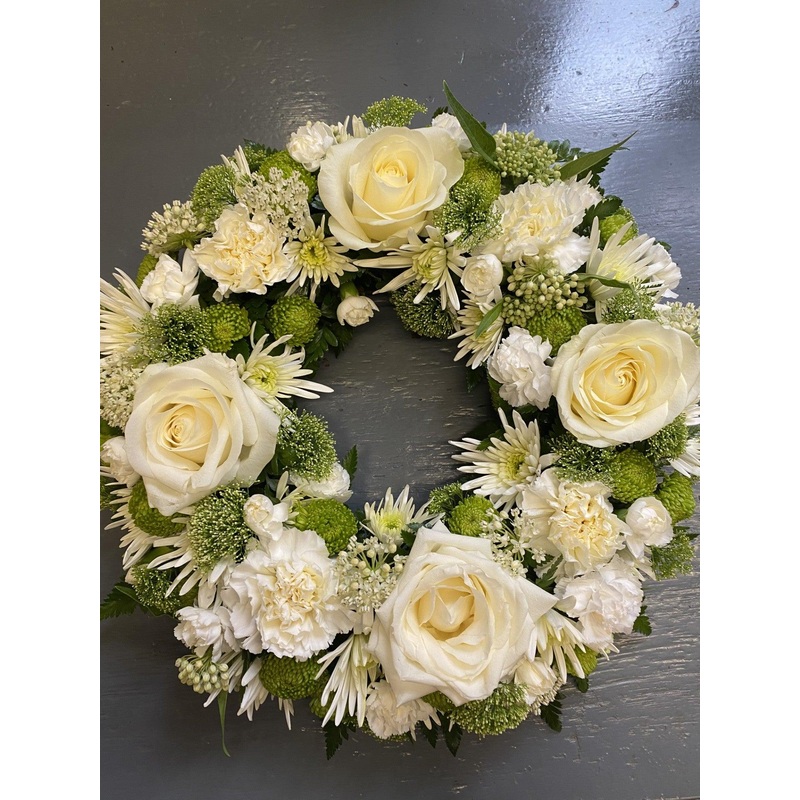 CLASSIC WREATH CREAM & WHITE-75 – Standard & 90- Grand (As shown in image) & 105 – Superior