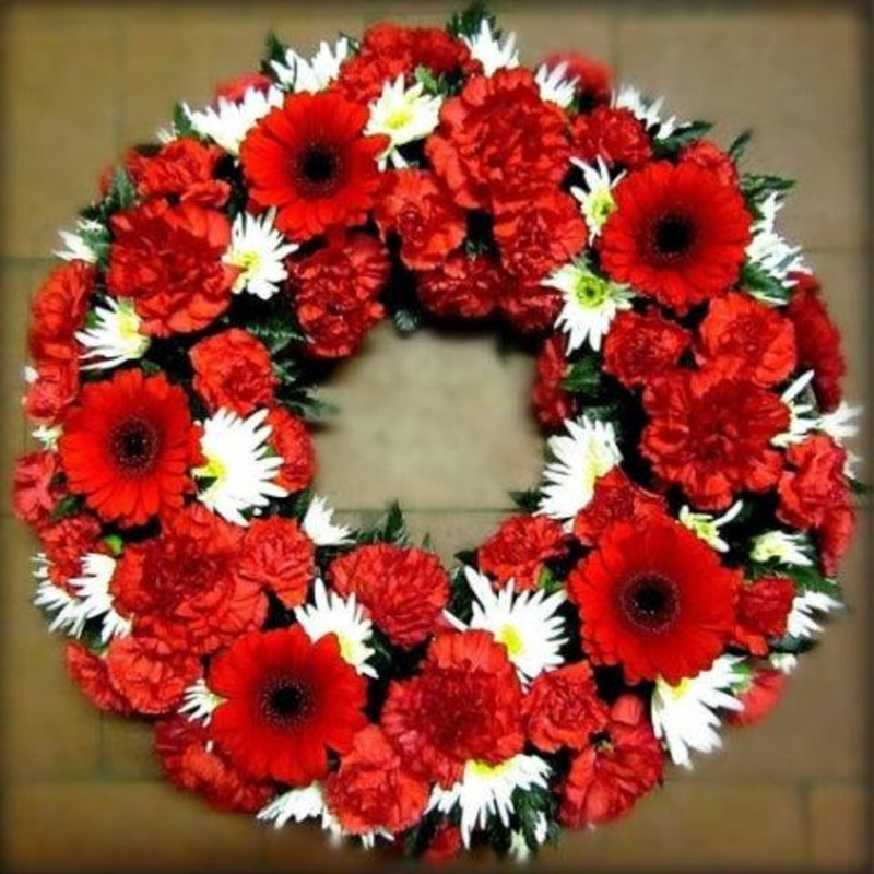 Red & White Wreath-Standard & Medium  (As shown in image) & Grand & Superior