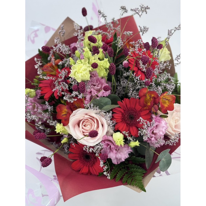 The flower of love Bouquet-Standard(As showing image) & Grand & Superior