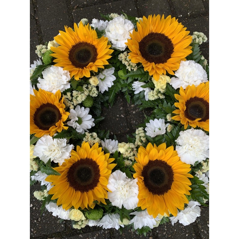 Sunflower & carnation  Wreath-Standard & Medium (As showing image) & Large & Superior