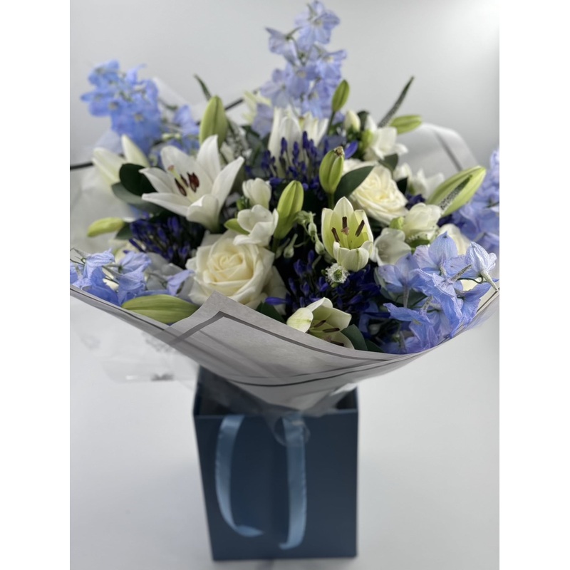 Opulent Handcrafted Bouquet-Standard & Medium & Grand(As showing image) & Superior