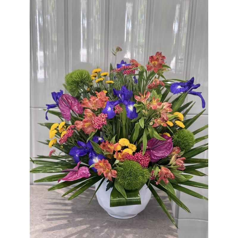 Bright Table Arrangements