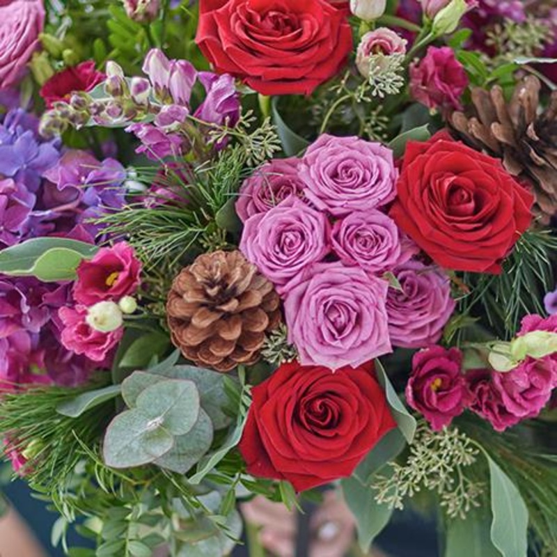 Spectacular Christmas Hand-tied