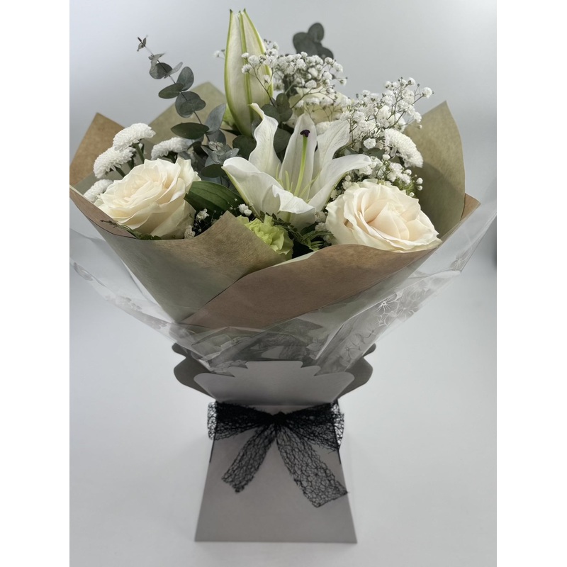 Sympathy Hand tied Bouquet-Standard(As showing image ) & Medium & Grand & Superior