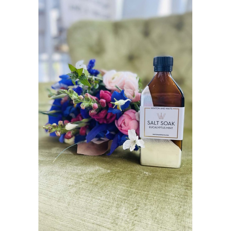 Bouquet & Bath Salt Soak Gift Set