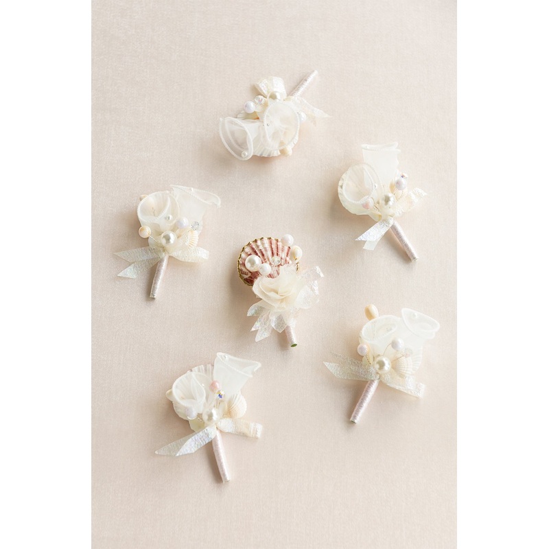 Boutonnieres in Glowing Blush & Pearl | Clearance