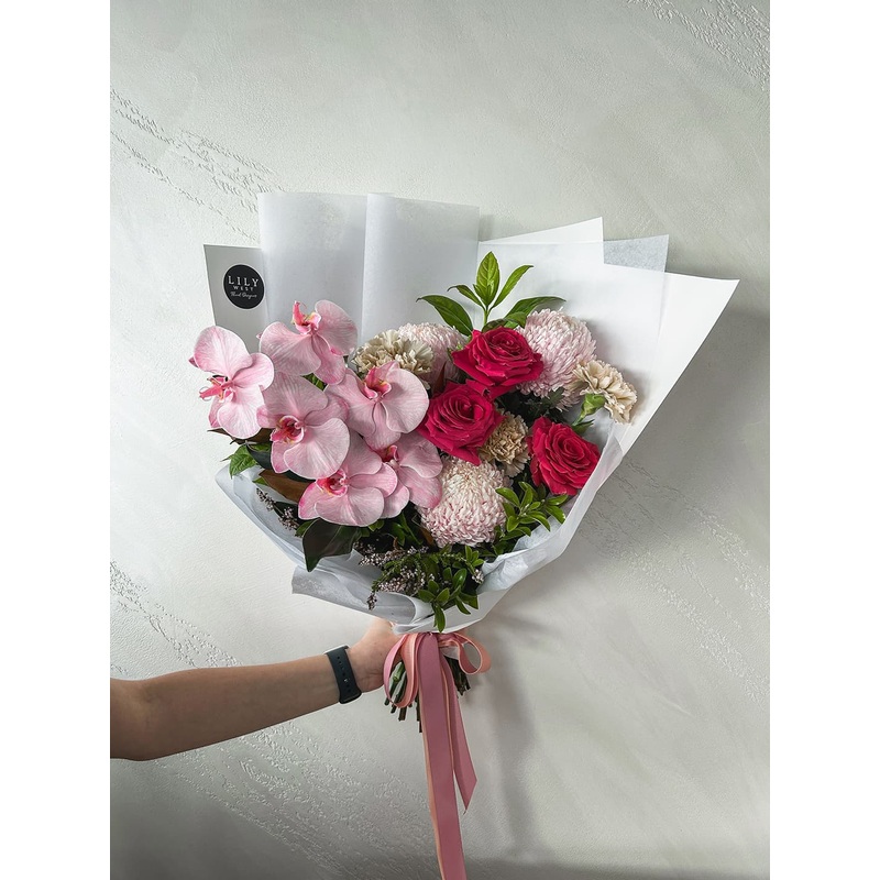 Juicy Berries-No vase & Glass vase (+$15) & Florist Choice vase ($40)