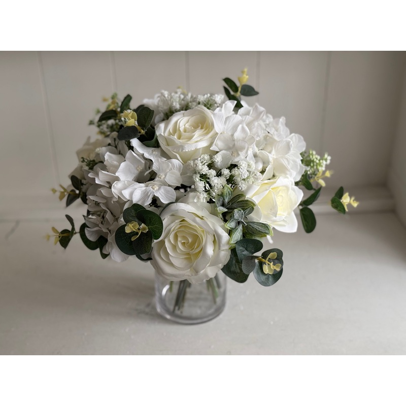 White and green hand tied silk flower arrangement. Table centrepiece. *Vase not included