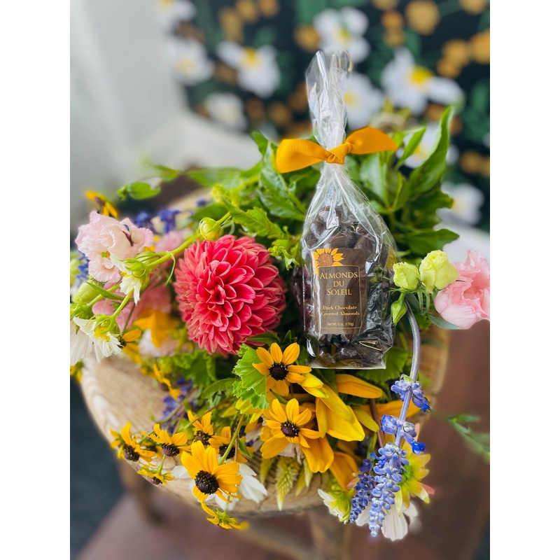 Bouquet & Chocolate Covered Almonds