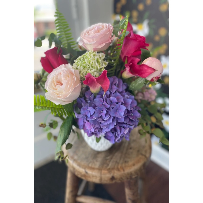 XOXO Flower Arrangement-Hugs & Kisses