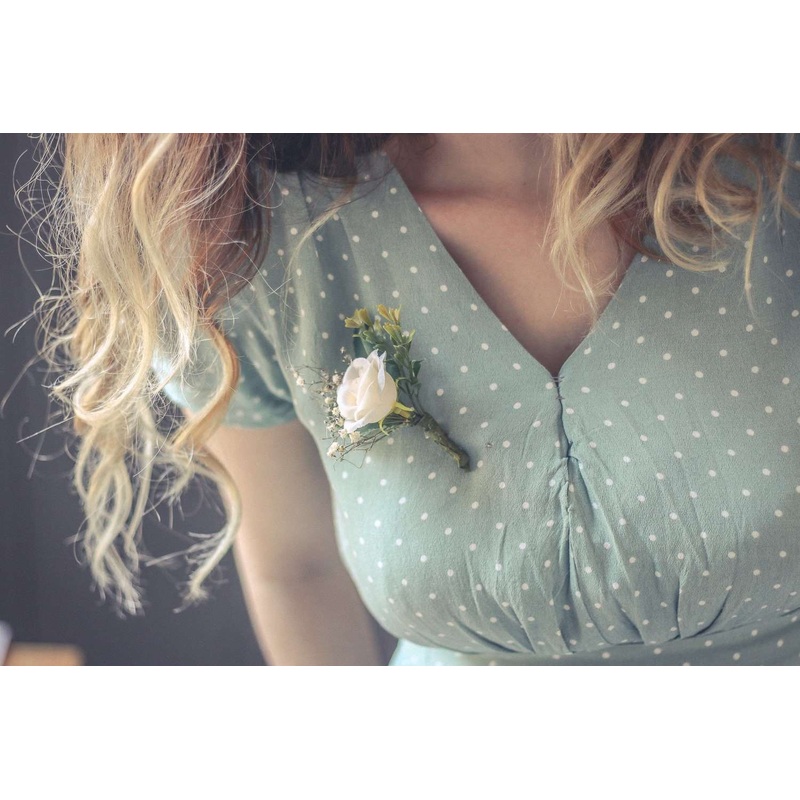 Baby’s breath & Rose Boutonniere, Button hole, silk flower, Wedding accessories, Wedding Pins, Wedding boutonniere