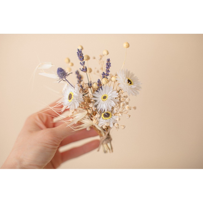 Scottish Thistle and Daisy Boutonnieres / Lapel Pin For Men / Groom Pin / Boho Boutonniere / Groom Boutonniere