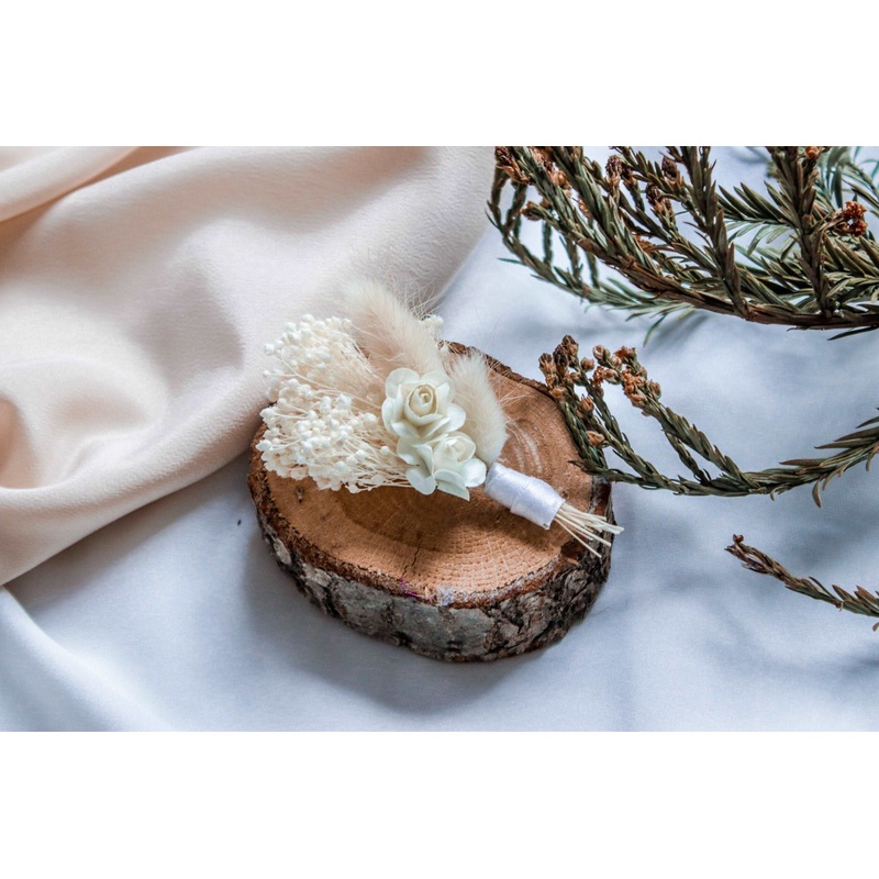 Baby’s breath Pin Buttonhole, Grooms boutonniere, Rustic Wedding Buttonhole,  boho weddings