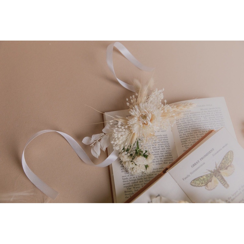 White Statice & Straw Flowers Wrist Corsage  / Ruscus Wrist Corsage / Flower Bracelet