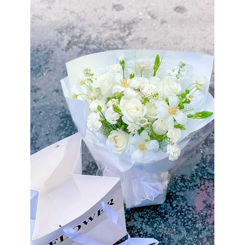 Snow White Floral Bliss