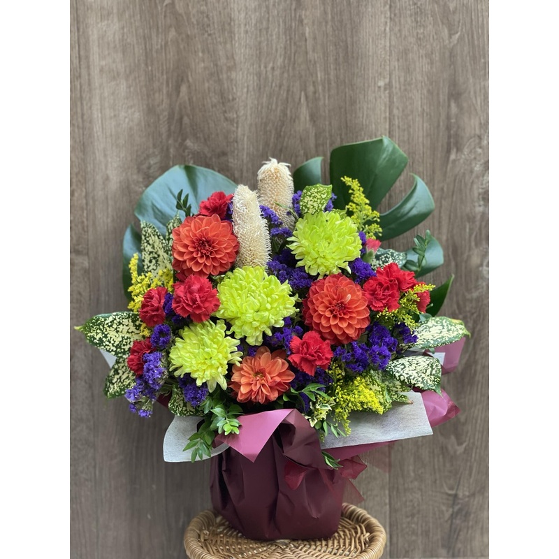 Chrysanthemum Rhythm with Leaves