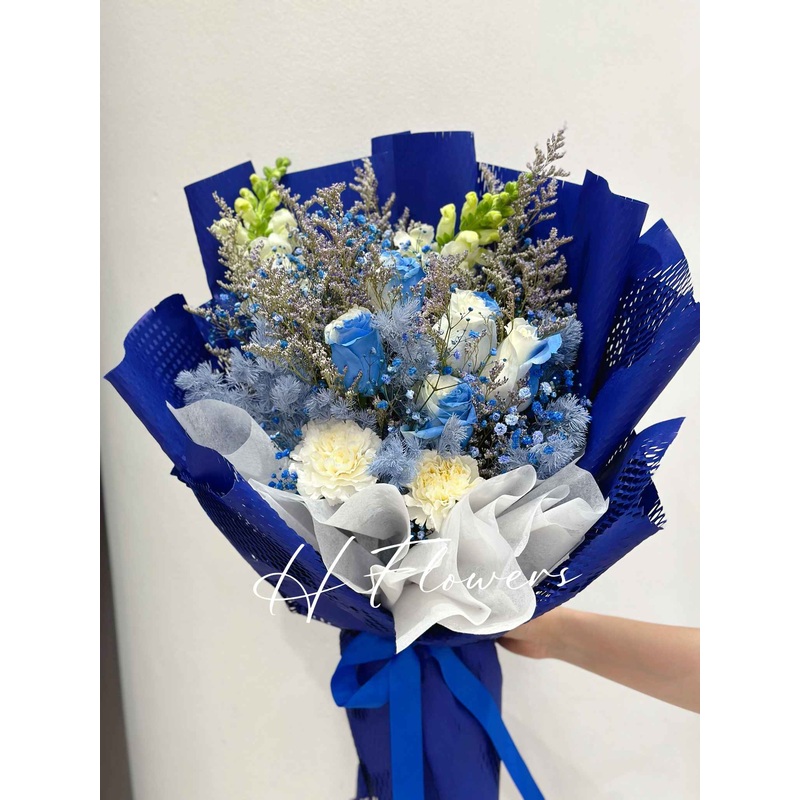 Ice Blue Kiss Bouquet