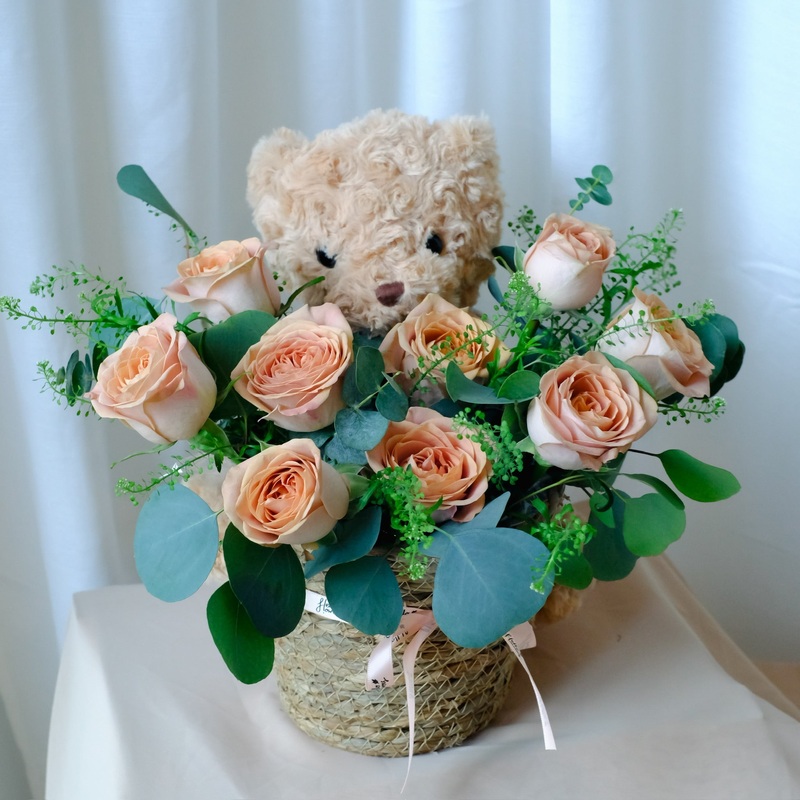 Bella – Cappuccino Roses in Teddy Bear Holder