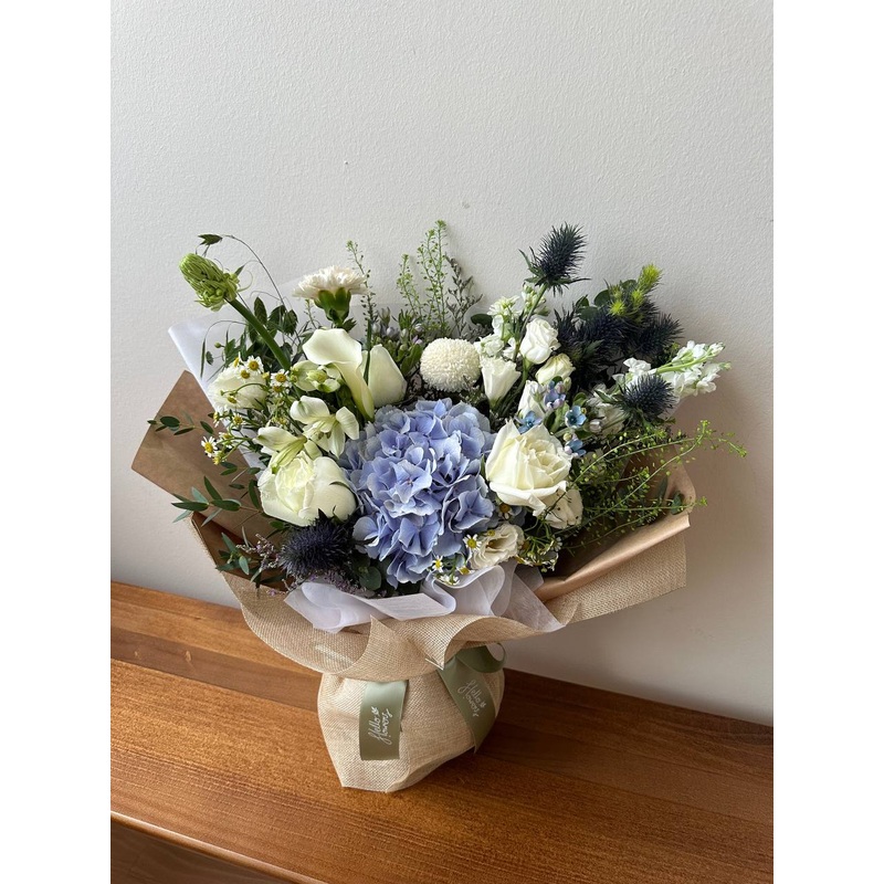 Serene Bouquet – Blues and White