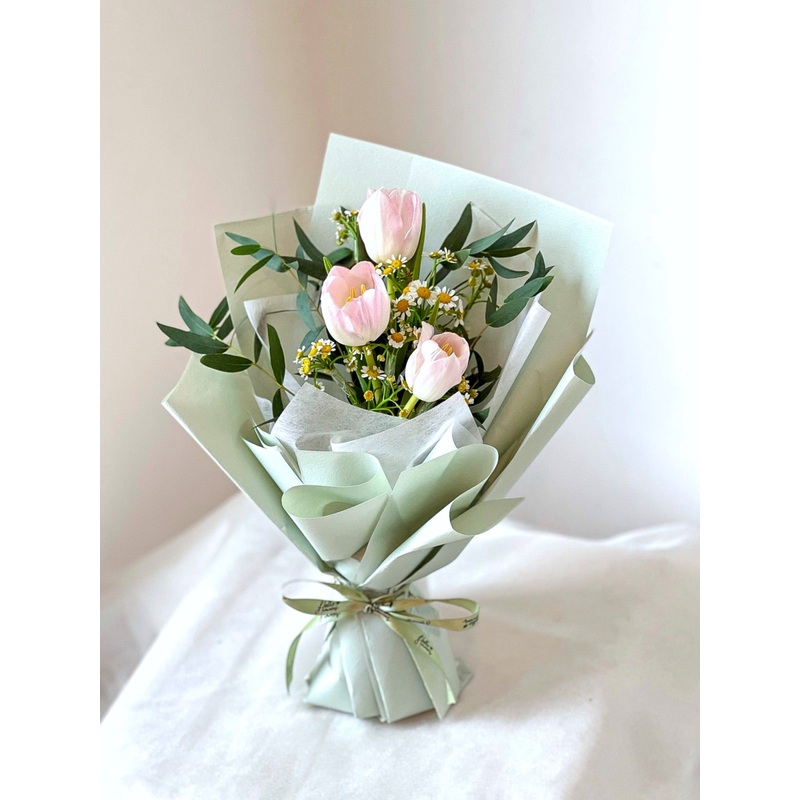 Thea – Tulips and Tanacetum Daisy Bouquet