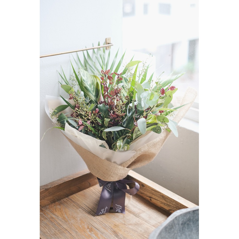 Tarzan’s – Botanical Arrangement (Bouquet/ Vase)