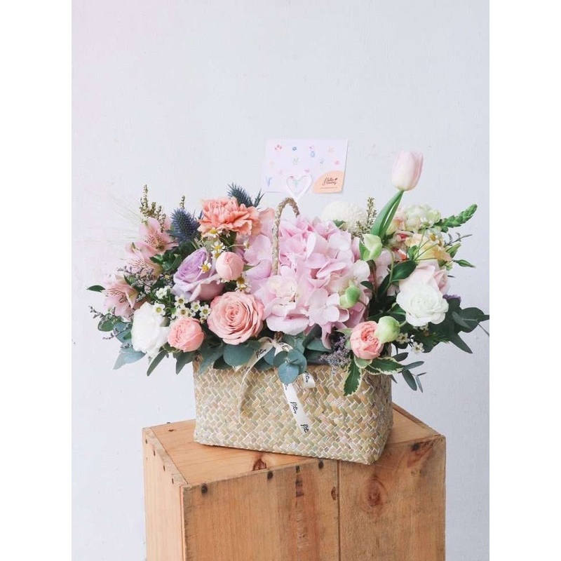 Alexander – Wick Basket Arrangement