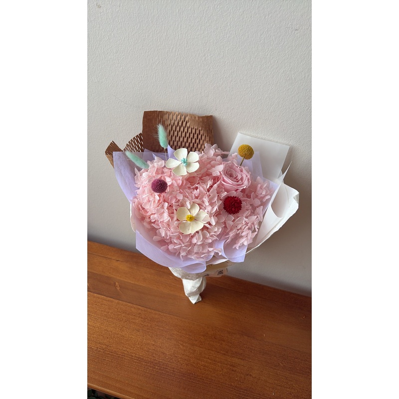 Peachy Hugs – Dried & Preserved Flower Bouquet