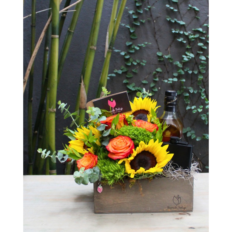 Vibrant Cheers w. Whisky and Portable Liquor Flask