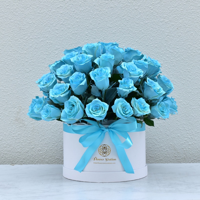 Blue Lagoon – Blue Roses Box-30 Roses & 60 Roses