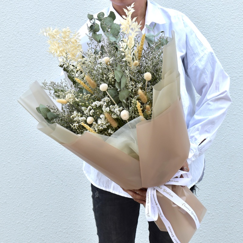 Elegant Eucalyptus – Dried Bouquet