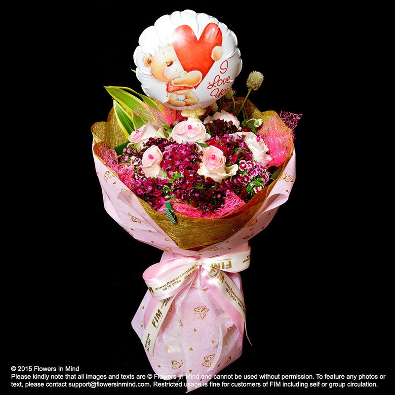 Bouquet of Roses & Balloon (HB01)