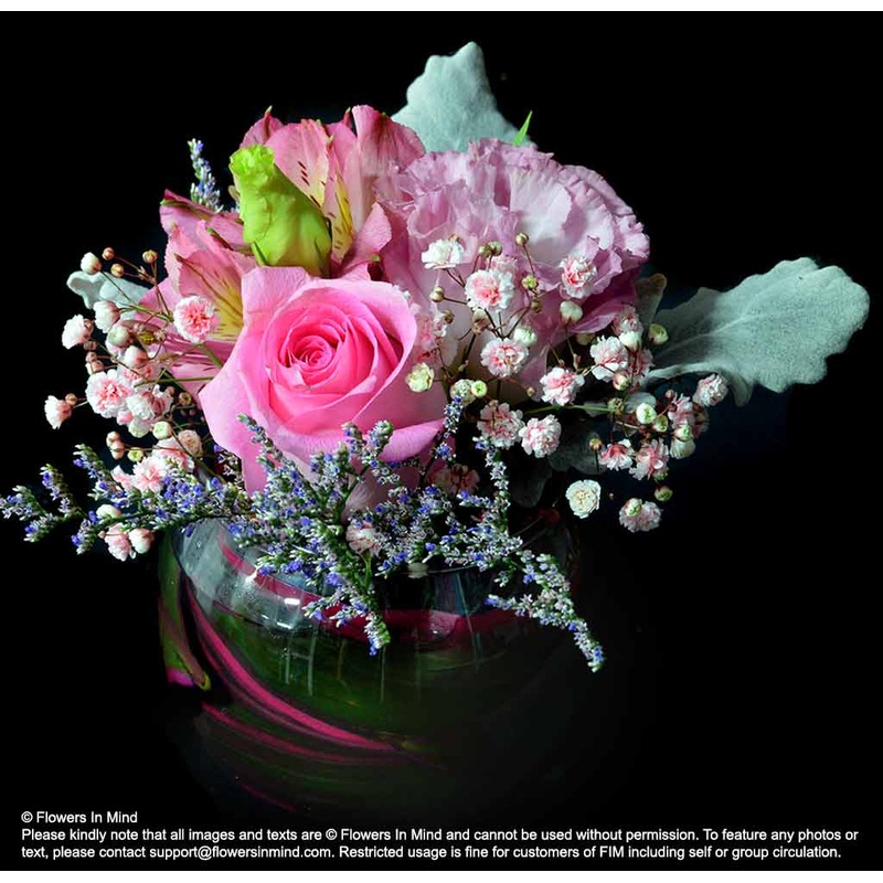 COCKTAIL TABLE ARRANGEMENT