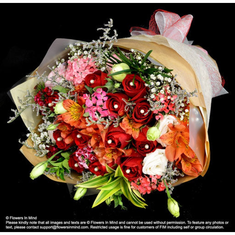Rustic Bouquet of Roses and Eustomas (HB422)