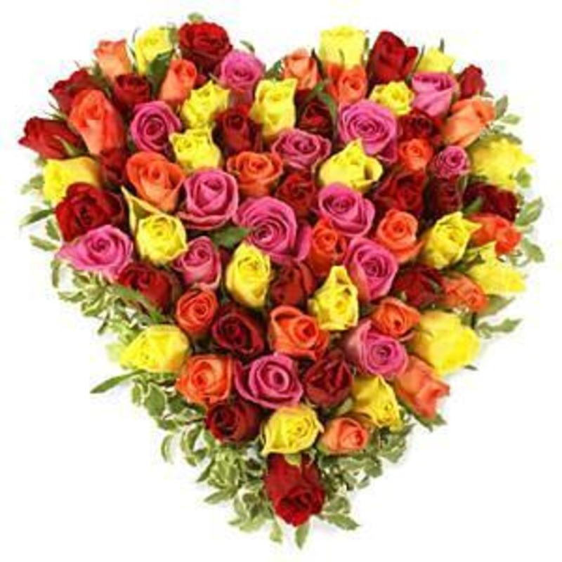 Classic Radiant Roses Heart-Small (25cm / 9″) & Regular (30cm / 12″) & Large (43cm / 17″) & Extra Large (54cm / 21″)