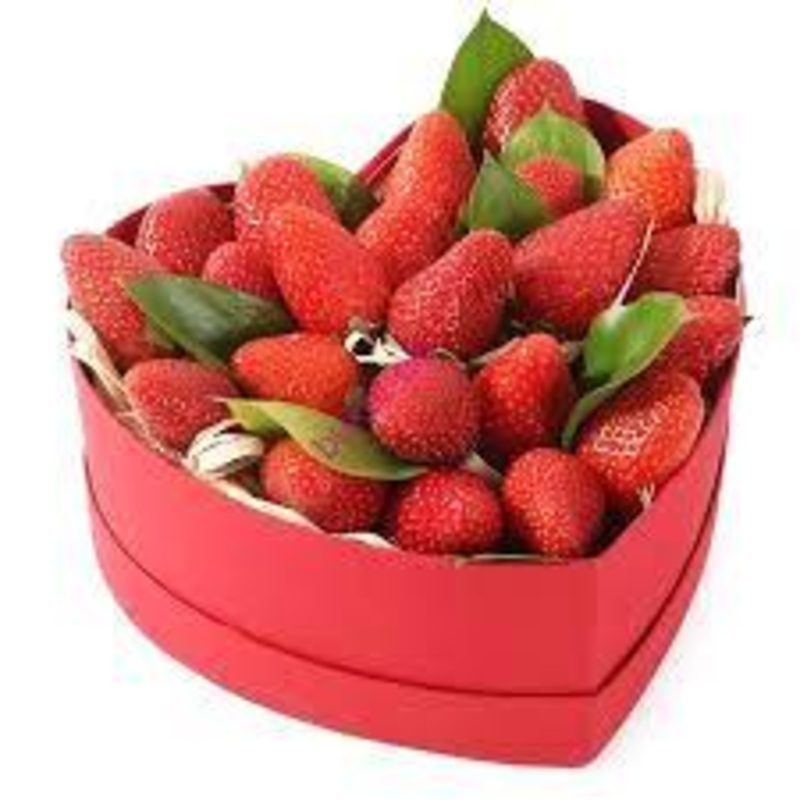 Strawberry in Heart Box-Small ( 1 x 250g box strawberries ) & Regular ( 2 x 250g box strawberries ) & Large ( 3 x 250g box strawberries ) & Extra Large ( 4 x 250g box strawberries ) & Luxury ( 5 x 250g box strawberries ) & Glamour ( 7 x 250g box strawberr