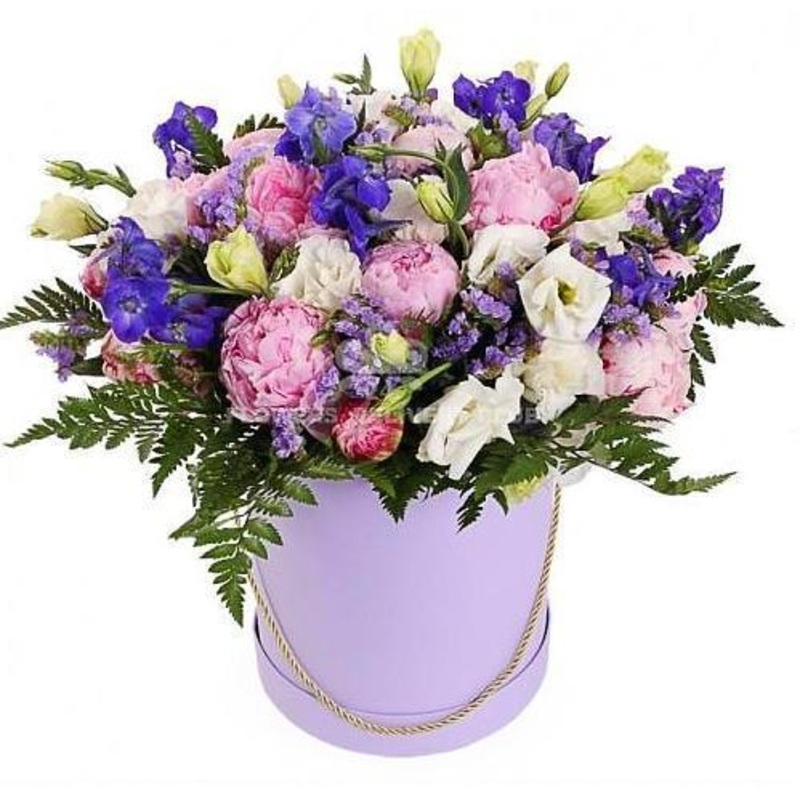 A Bit of Purple Flowers Box-Regular (10 stems) & Large (15 stems) & Extra Large (20 stems) & Glamour (30 stems) & Exclusive Glamour (50 stems) & Premium (60 stems) & Premium Extra (80 stems) & Posh (100 stems)-Hat Box & Heart Box & Square Box-PURPLE & CRE