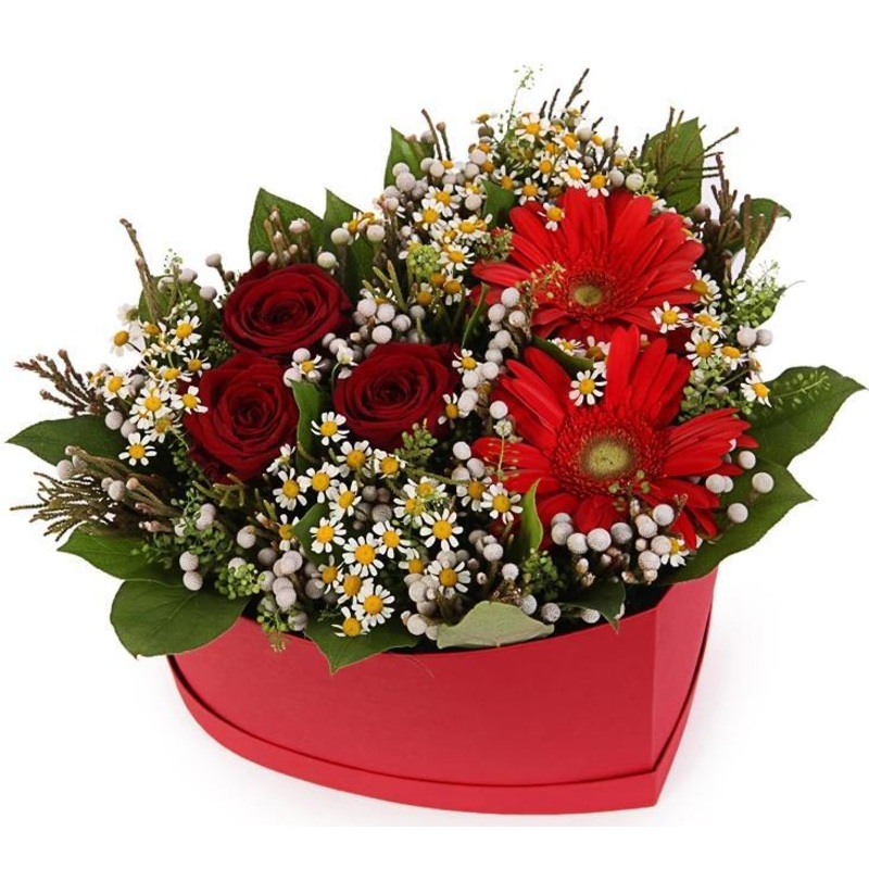 Wild Garden Heart Box-Extra Small (15 stems) & Small (25 stems) & Regular (30 stems) & Large (45 stems) & Luxury (55 stems) & Glamour 65 (stems) & Exclusive Glamour (80 stems) & Premium (100 stems)-Heart Box & Hat Box & Square Box-RED BOX & BLACK BOX & GR