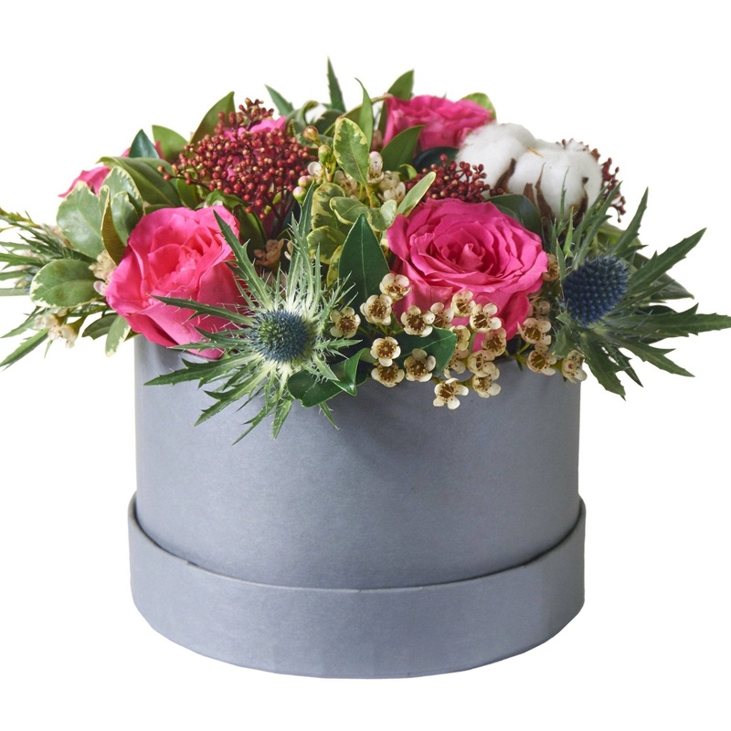 Christmas Box with Eryngium-Extra Small (15 stems) & Small (20 stems) & Medium (25 stems) & Regular (30 stems) & Large (35 stems) & Extra Large (40 stems) & Luxury (50 stems) & Glamour (60 stems)-Grey Box & Black Box & Pink Box & Red Box & Cream Box-Hat B