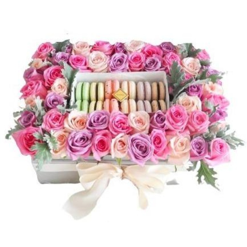 Roses with Macarons Box-Small (25 Roses + 6 Macarons) & Medium (35 Roses + 6 Macarons) & Large (50 Roses + 12 Macarons) & Extra Large (65 Roses + 12 Macarons) & Luxury (80 Roses + 18 Macarons) & Glamour (100 Roses + 24 Macarons)-Rectangle & Hat & Heart-Wh