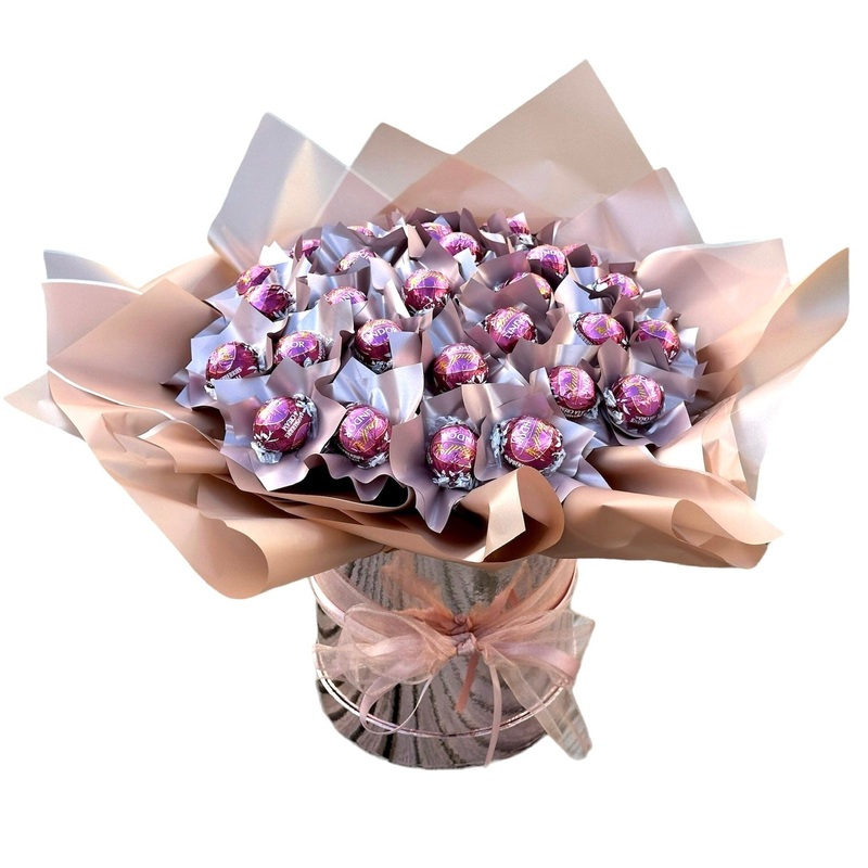 Rose Gold Chocolate Box-Small (16 Chocolate) & Medium (24 Chocolate) & Large ( 30 Chocolate) & Extra Large ( 40 Chocolate) & Luxury (50 Chocolate) & Glamour (70 Chocolate) & Exclusive Glamour (100 Chocolate)-Rospberry Chocolate Lindt Lindor & Mix Unique F