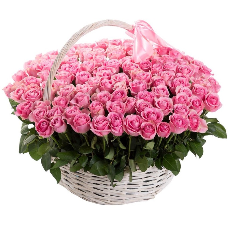 Classic Romantic Roses in Basket