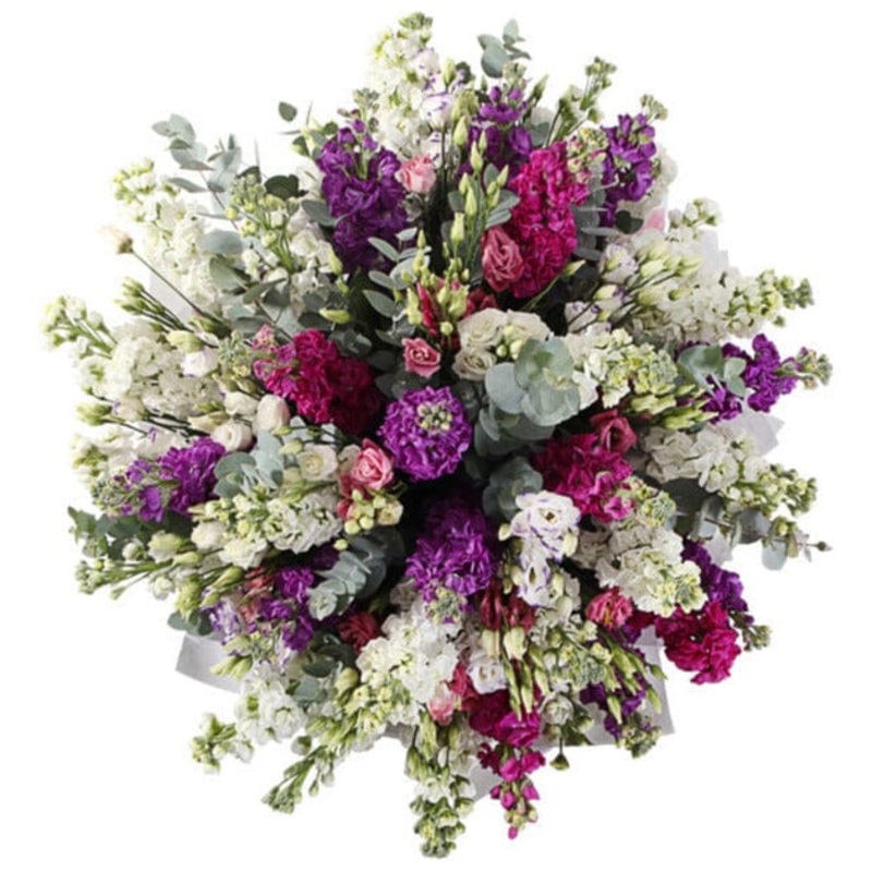 Aromatic Matthiola an Lisianthus Bouquet