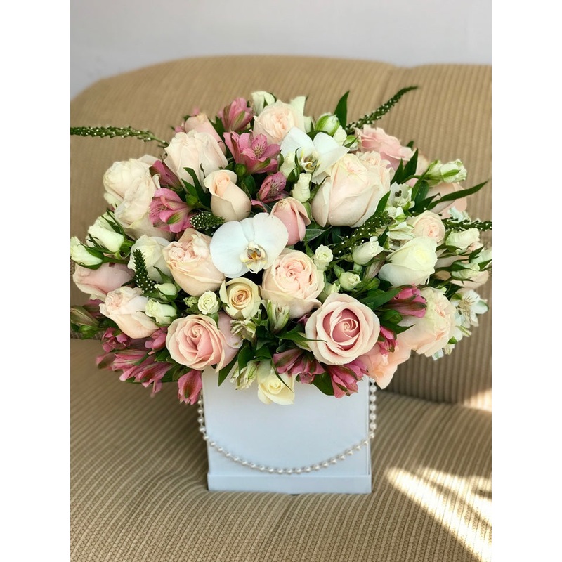 Box of Roses and pearls