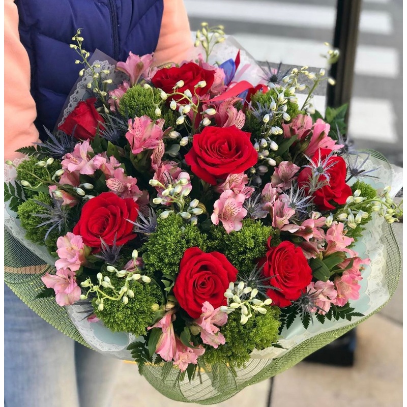 Roses and pearls bouquet