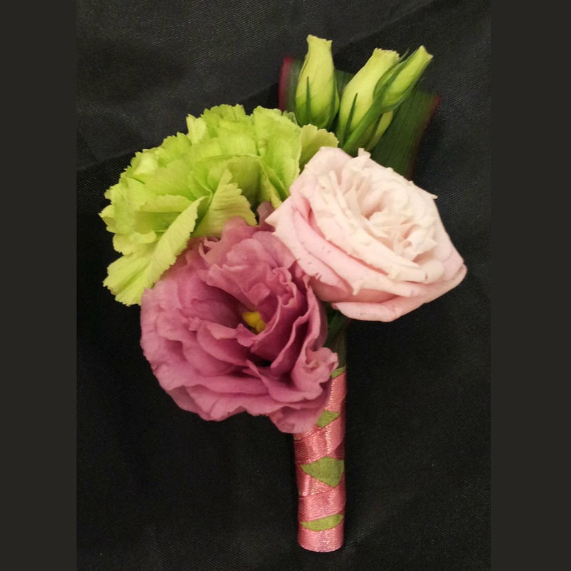 Garnet | Corsage & Bouttouniere