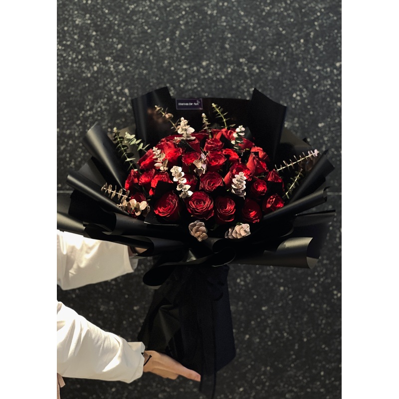 Signature Red Roses | Flower Bouquet