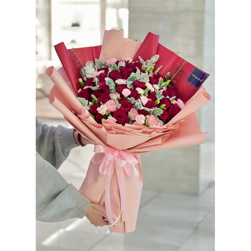 Soulmates |  Giant Flower Bouquet